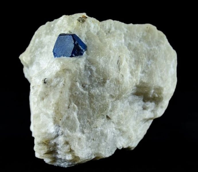 Fichier:Lapislazuli.jpg